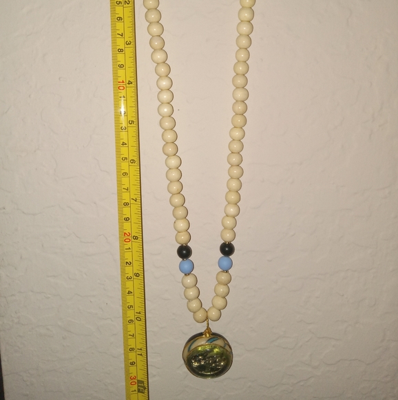 Tree of life emblem on a beaded necklace - Picture 5 of 5